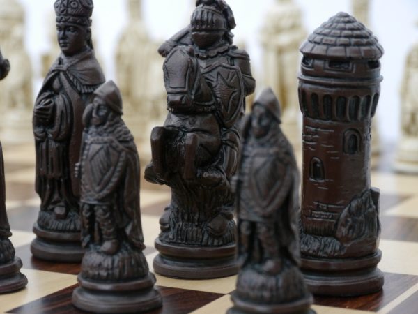 Brown Stain Theme Chess