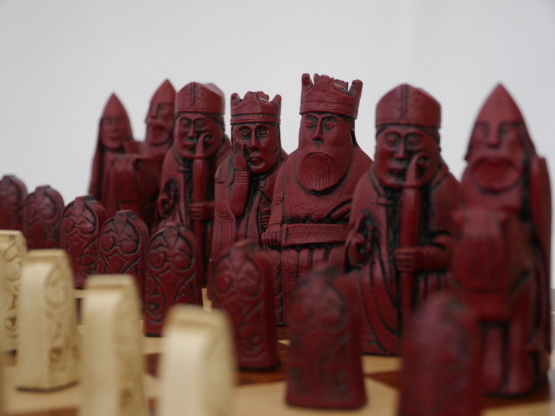 Isle Of Lewis II Ivory & Red Resin Chess Pieces 3.5 With -  Portugal