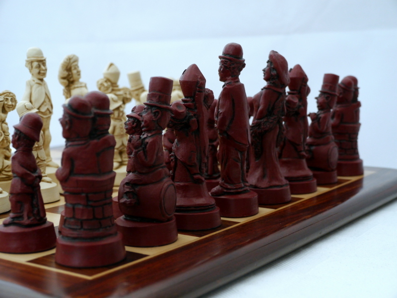  Berkeley Chess Classic Movie/Film Stars Ornamental Chess Set  (in Cream and red, Chessboard not Included) : Toys & Games